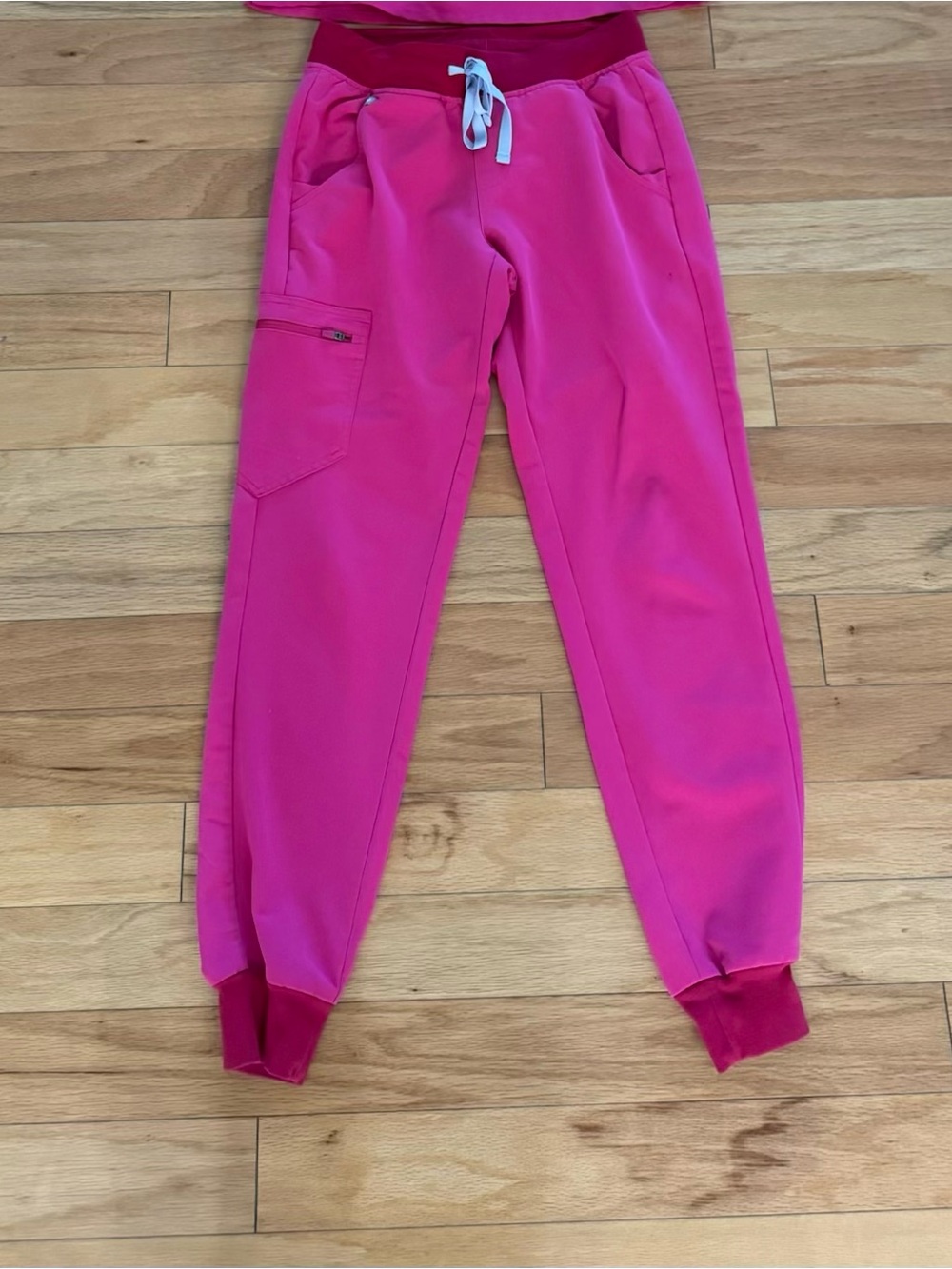 FIGS Women’s XS Pink Jogger Scrub Pants Drawstring W18SW2005 Fushia